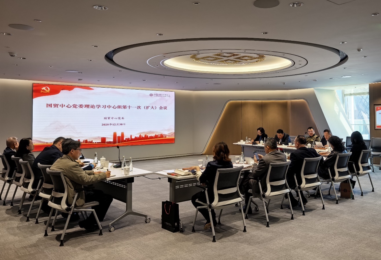 人们在看台上的椅子AI 生成的内容可能不正确。